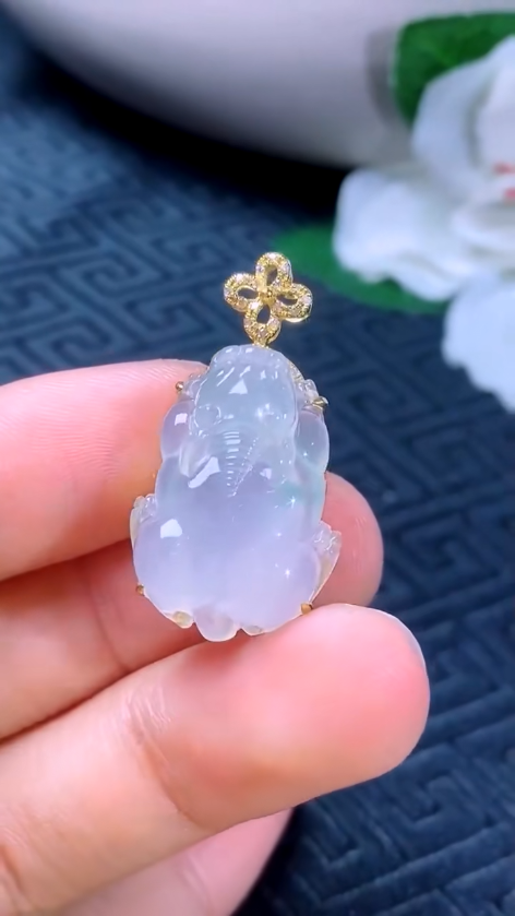 天然A货高冰貔貅翡翠挂件
